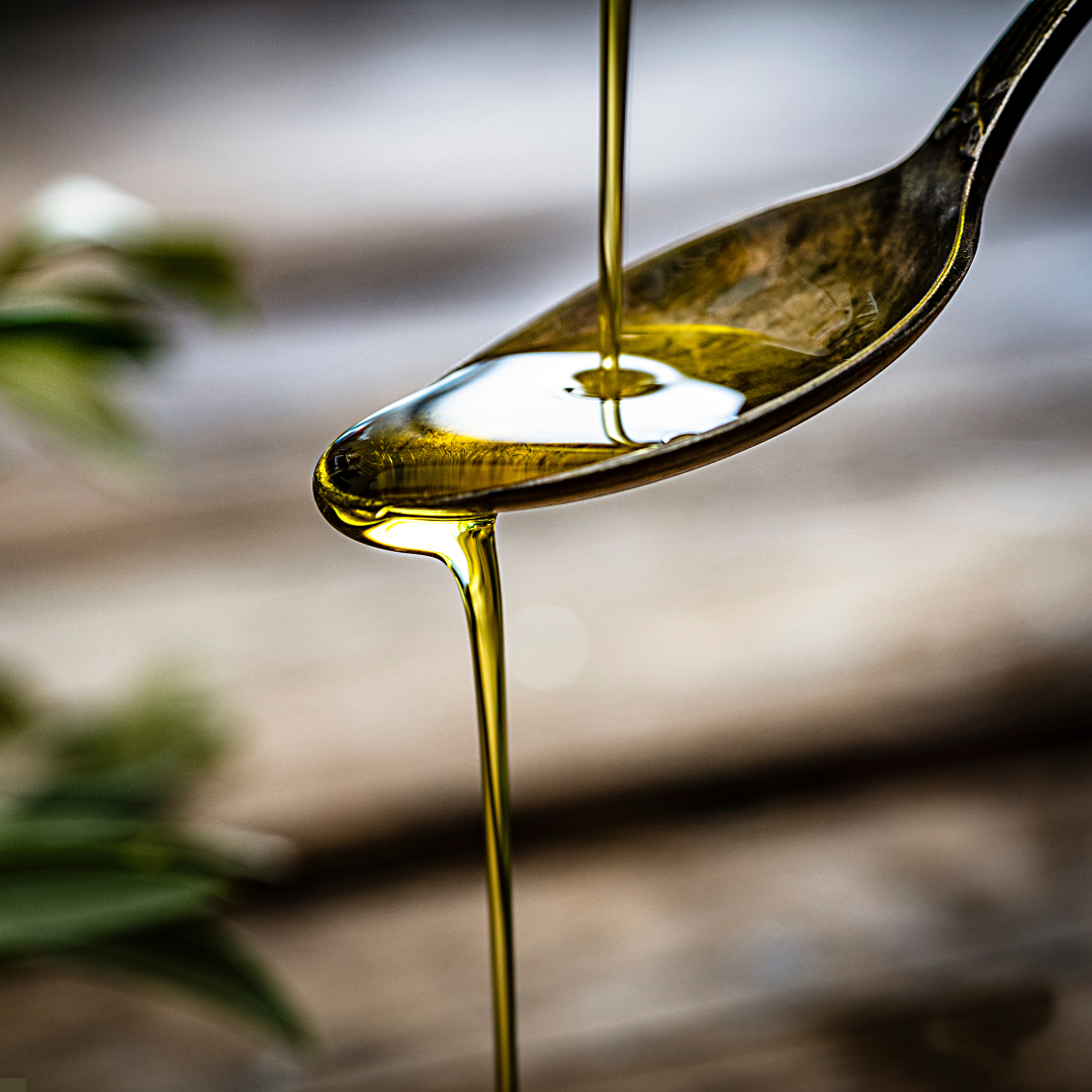 Compare Olive Oil to Avocado Oil: Which is the Healthier Choice for Your Kitchen?